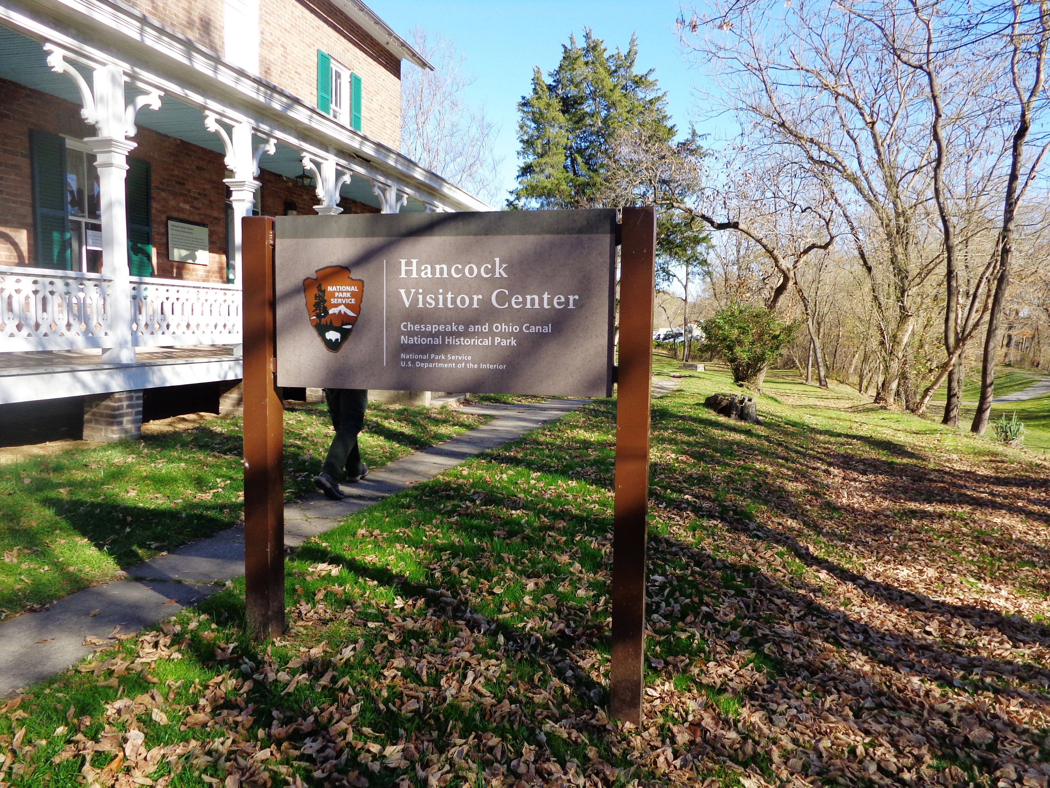 Park sign in front of the historic Bowles House